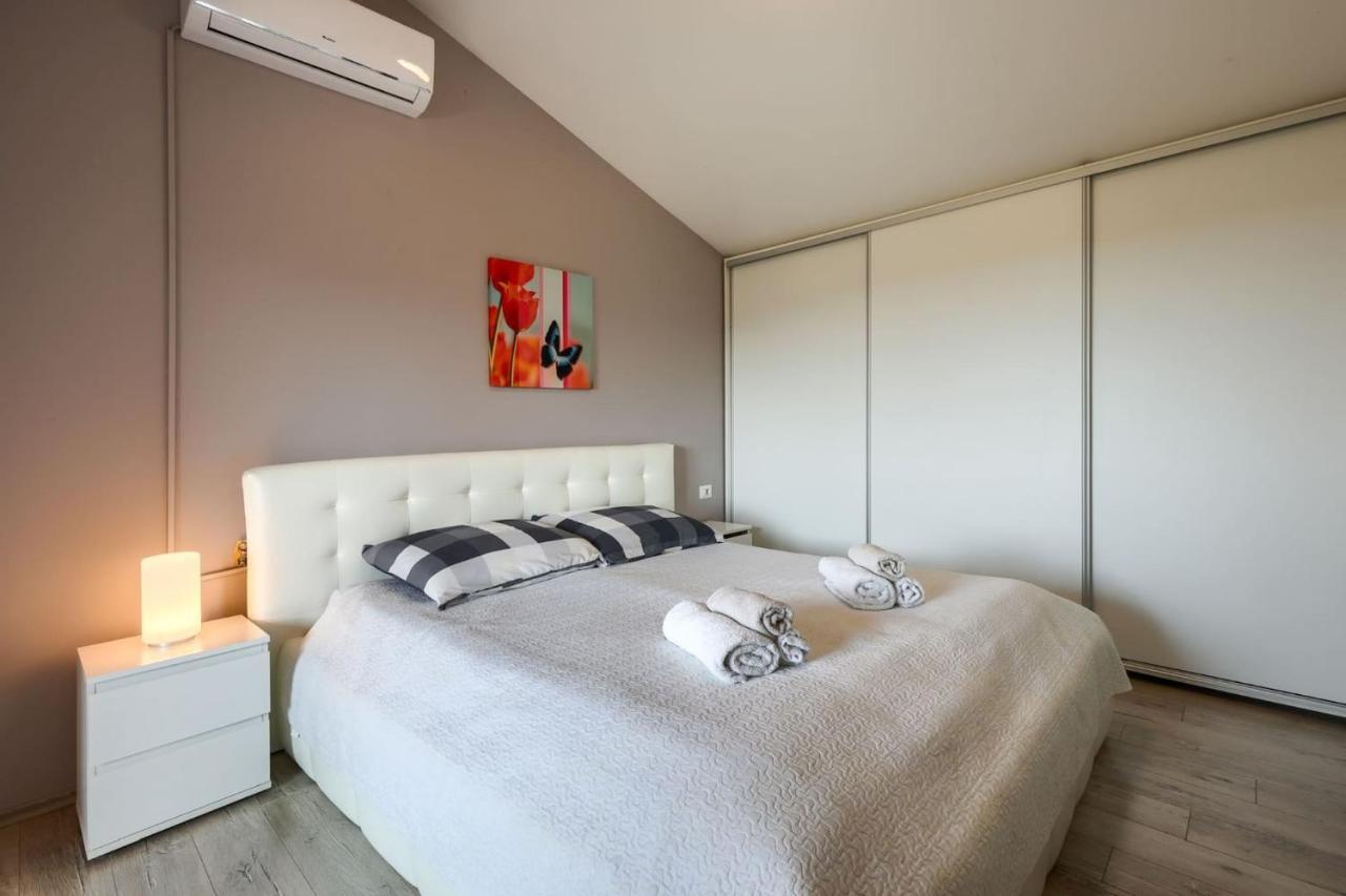 Activity Villa Gita With Pool And Grill In Tinjan Экстерьер фото